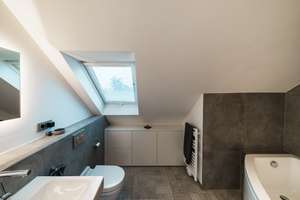 Moderne 4,5-Zimmer-Maisonettewohnung mit Galerie, Designbädern und traumhaftem Weitblick – Böckenhoffstraße 11, 46236 Stadtmitte, Bottrop – Vorschaubild 23