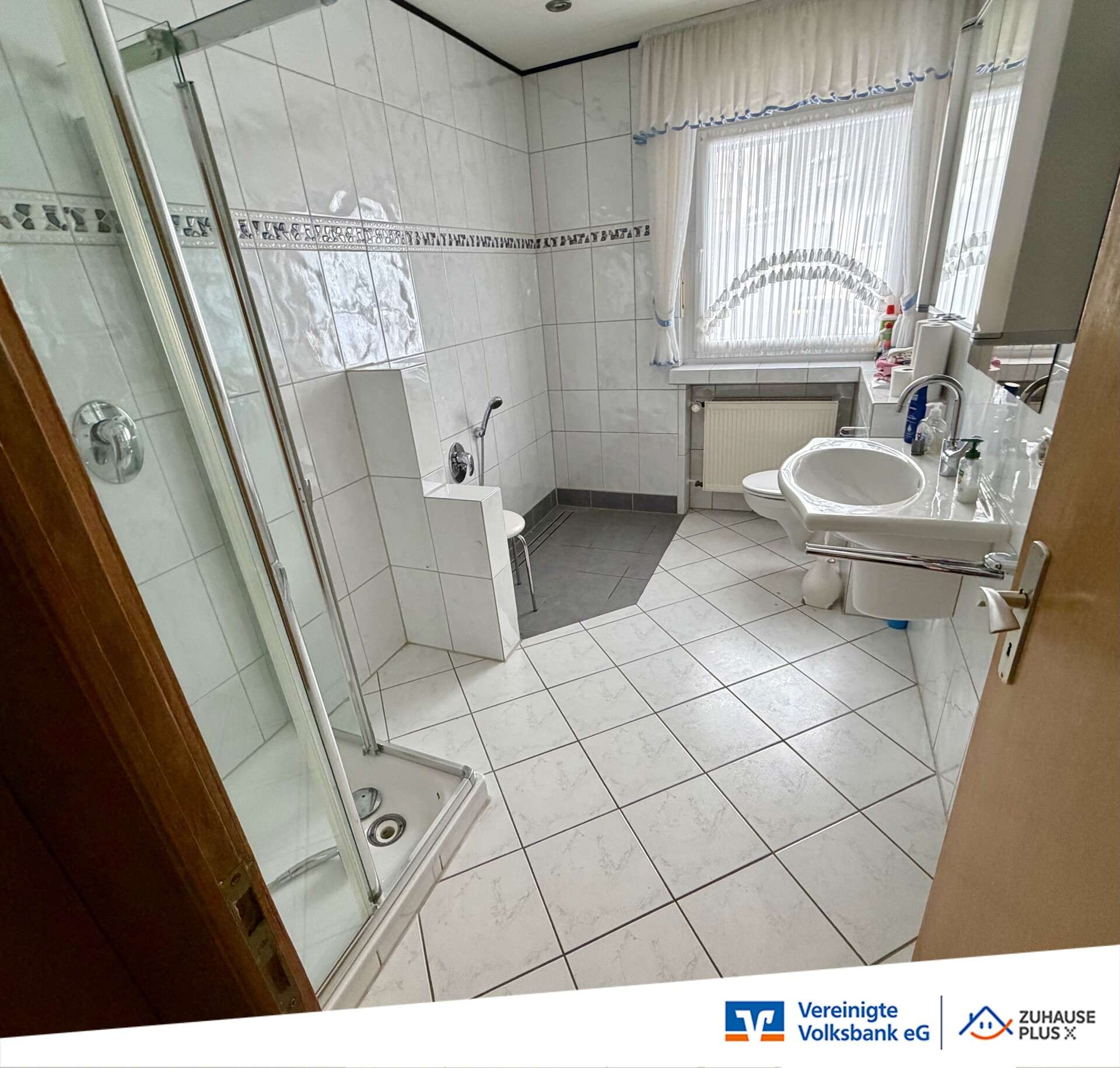 Immobilie in Bad Driburg - Solides, gepflegtes MFH m. 3 Wohneinheiten - Bild 1