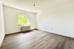 Attraktive 3-Zimmer-DG-Wohnung in Höntrop – gepflegt, renoviert & sofort bezugsfrei – Die vollständige Adresse der Immobilie erhältst du vom Anbieter., 44869 Höntrop, Bochum – Vorschaubild 8