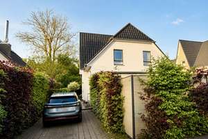 Familienfreundliches EFH in Sasel von privat – Die vollständige Adresse der Immobilie erhältst du vom Anbieter., 22159 Farmsen-Berne, Hamburg – Vorschaubild 2