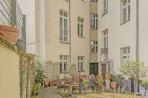 Bezugsfreie 3-Zimmer-Altbau-Wohnung in bester Mitte-Lage mit EBK – Kleine Hamburger Straße 24, 10115 Mitte (Ortsteil), Berlin – Vorschaubild 8
