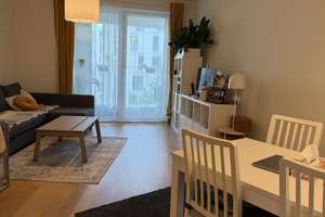 2-Zimmer-Wohnung mit voll ausgestatteter Küche inkl. großem Kühlschrank, Balkon und Keller.  – Die vollständige Adresse der Immobilie erhältst du vom Anbieter., 22297 Winterhude, Hamburg – Vorschaubild 2