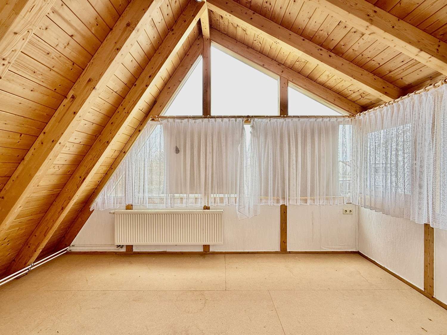 Immobilie in Möttingen - Einfamilienhaus auf außergewöhnlich großem Grundstück - Bild 1