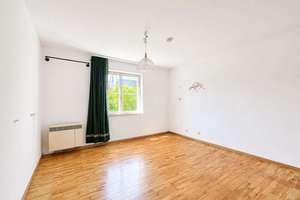 Solides Dreifamilienhaus in zentraler Lage von Sillenbuch – Die vollständige Adresse der Immobilie erhältst du vom Anbieter., 70619 Sillenbuch (Ortsteil), Stuttgart – Vorschaubild 2