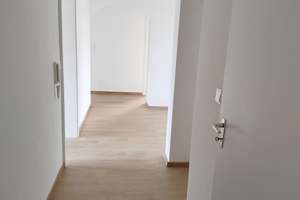 gemütliche 3-Zimmer-Wohnung in ruhiger Lage (PRZ02890937) – Am Bach 28, 91058 Tennenlohe, Erlangen – Vorschaubild 2