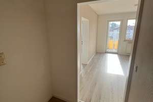 Moderne 2-Zimmer-Wohnung in Bubenreuth mit Balkon und Einbauküche – Damaschkestraße 40, 91088 Bubenreuth – Vorschaubild 7