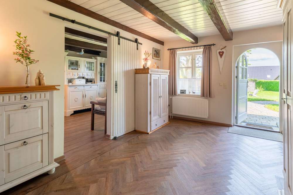 Immobilie in Stapel - Seltene Gelegenheit: Reetdachhaus plus Bungalow inmitten einer beliebten Ferienregion. - Bild 5