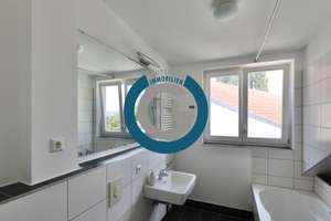 LICHTDURCHFLUTETE DACHGESCHOSSWOHNUNG MIT SONNIGER TERRASSE -  OFFENE WOHNLOUNGE -  ZENTRAL & RUHIG – Koppenstraße 25 oo, 10243 Friedrichshain, Berlin – Vorschaubild 1