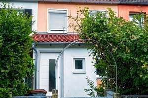 Wohnen in München leicht gemacht – Modernisiertes Reihenmittelhaus auf Erbbaurecht