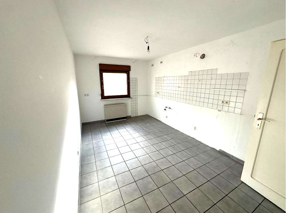 Immobilie in Lobbach - GLOBAL INVEST SINSHEIM | Einfamilien- oder Dreifamilienhaus mit Lagerhalle in Waldwimmersbach - Bild 2