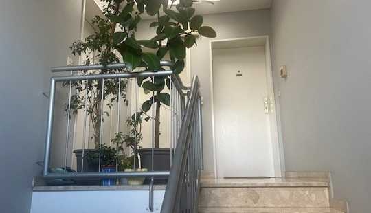 Bild von Gepflegtes Mehrfamilienhaus mit Gewerbeeinheit und Stellplätzen in Frankfurt-Griesheim