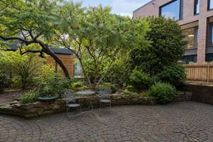 Helle 3-Zimmer-Altbauwohnung | 82 m² | 3 m Decken | Einbauküche | Garten – Schillerstraße 48, 76135 Weststadt, Karlsruhe – Vorschaubild 2