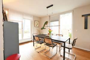 AIGNER - Gepflegte Doppelhaushälfte mit PV-Anlage und Poggenpohl-Einbauküche in Trudering – Die vollständige Adresse der Immobilie erhältst du vom Anbieter., 81829 Trudering-Riem (Ortsteil), München – Vorschaubild 2