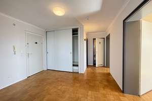 Helle 3-Zimmerwohnung im obersten Stockwerk mit Süd-Balkon und schönem Ausblick
in LU-Süd