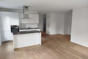 Exklusive, geräumige 2-Zimmerwohnung mit Einbauküche, Terrasse und Garten in Solln – 81477 Solln, München – Vorschaubild 3