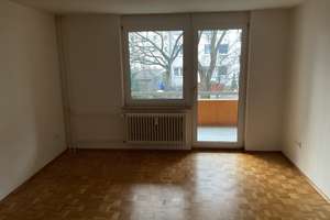 Renovierte, gemütliche  2-Zimmer-Wohnung mit Balkon ab sofort frei – Gibitzenhofstr. 88 b, 90443 Steinbühl, Nürnberg – Vorschaubild 3