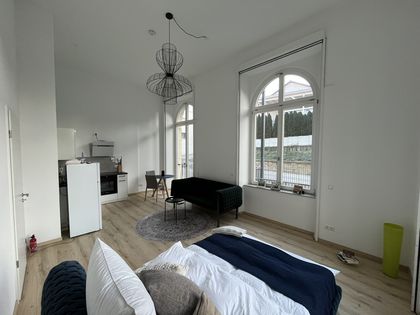 Shops Suche Nachmieter für schöne 1,5-Zimmer-Wohnung mit Bergblick