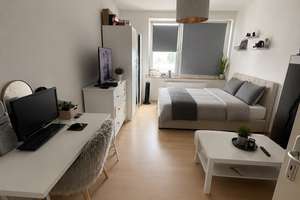 SCH32 - Einziehen und Wohlfühlen - Charmante Wohnung mit Balkon in zentraler Lage