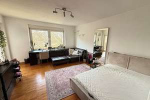 Zuhause im Regensburger Westen: Attraktive 3-Zimmer-Wohnung mit Süd-West-Loggia – Die vollständige Adresse der Immobilie erhältst du vom Anbieter., 93049 Westenviertel, Regensburg – Vorschaubild 2