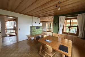Familienidylle mit Wintergarten, Kachelofen und Traumgrundstück
