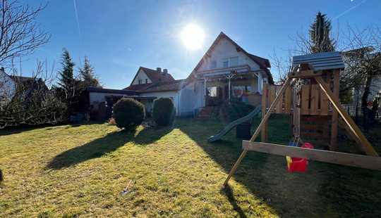 Bild von EIN ZUHAUSE VOLLER LEBEN ♥️ Charmantes Einfamilienhaus mit großem Garten in Rodgau!
