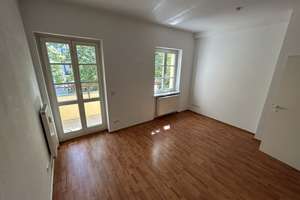 Helle 1-Zimmer Whg mit Balkon in Berlin-Friedrichsfelde