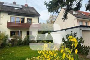 DHH in Erlangen-Frauenaurach...Hier das Besondere! - Zwei Wohneinheiten in einem Haus  – Die vollständige Adresse der Immobilie erhältst du vom Anbieter., 91056 Frauenaurach, Erlangen – Vorschaubild 1