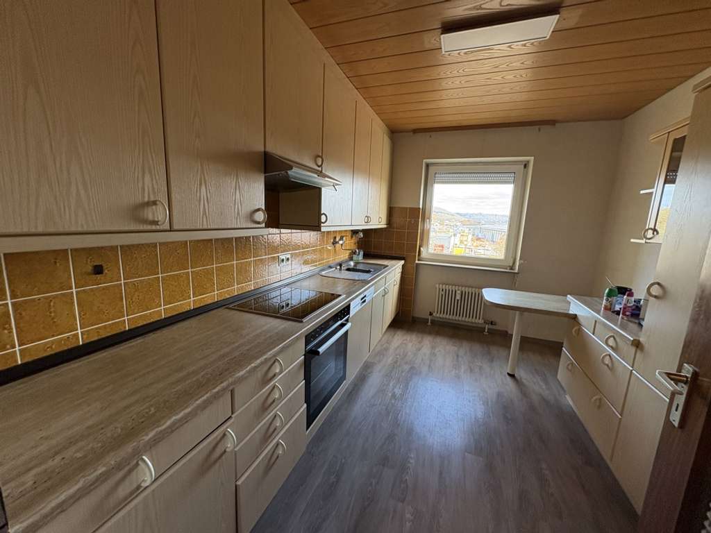 Immobilie in Crailsheim - Renovierungsbedürftige 4 Zimmerwohnung mit Garage, sofort  frei - Bild 0