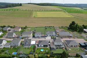 Energieeffizient und alles auf einer Ebene: Neubau-Bungalow mit unverbaubarem Fernblick – Die vollständige Adresse der Immobilie erhältst du vom Anbieter., 54314 Zerf – Vorschaubild 19
