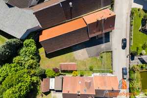 IMMOSPACE *** GROßZÜGIGES EIN-  BZW ZWEIFAMILIENHAUS MIT GARTEN, XXL-GARAGEN UND STADELBEREICH *** – Augsburg (Kreis) – Vorschaubild 2