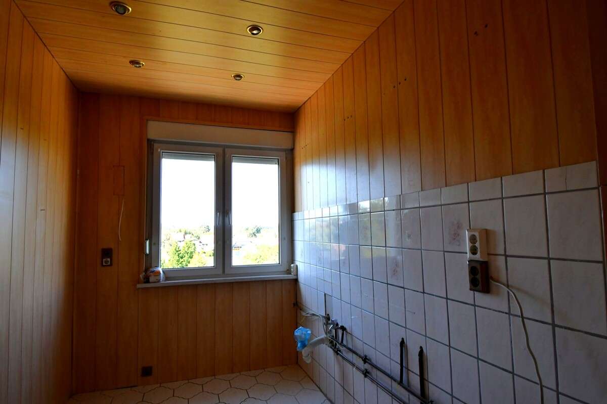 Sanierungsbedürftige 3-Zimmer-Wohnung mit Balkon und guter Aussicht, Börde Kreis – Bild 4