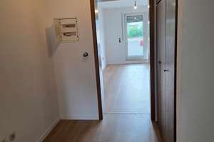 Renovierte 3 Zimer-Wohnung mit Aufzug, Garage, Balkonkraftwerk, Video-Sprechanlage (insgesamt: 1.140 – Von-der-Mark-Str. 17, 47137 Mittelmeiderich, Duisburg – Vorschaubild 5