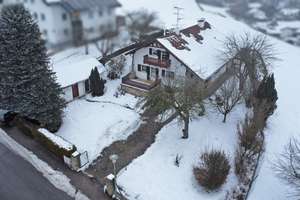 Vielseitiges Wohnhaus mit Anbau, Fernblick und großzügigem Grundstück – Alte Römerstr. 12, 84364 Bad Birnbach – Vorschaubild 3