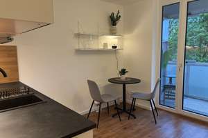 Helle, neu möblierte 1-Zi Wohnung S-Bahn fussläufig, 14min zum Ostbahnhof incl. Küche, Bad, Internet – Enzensbergerstr. 8, 85570 Markt Schwaben – Vorschaubild 2