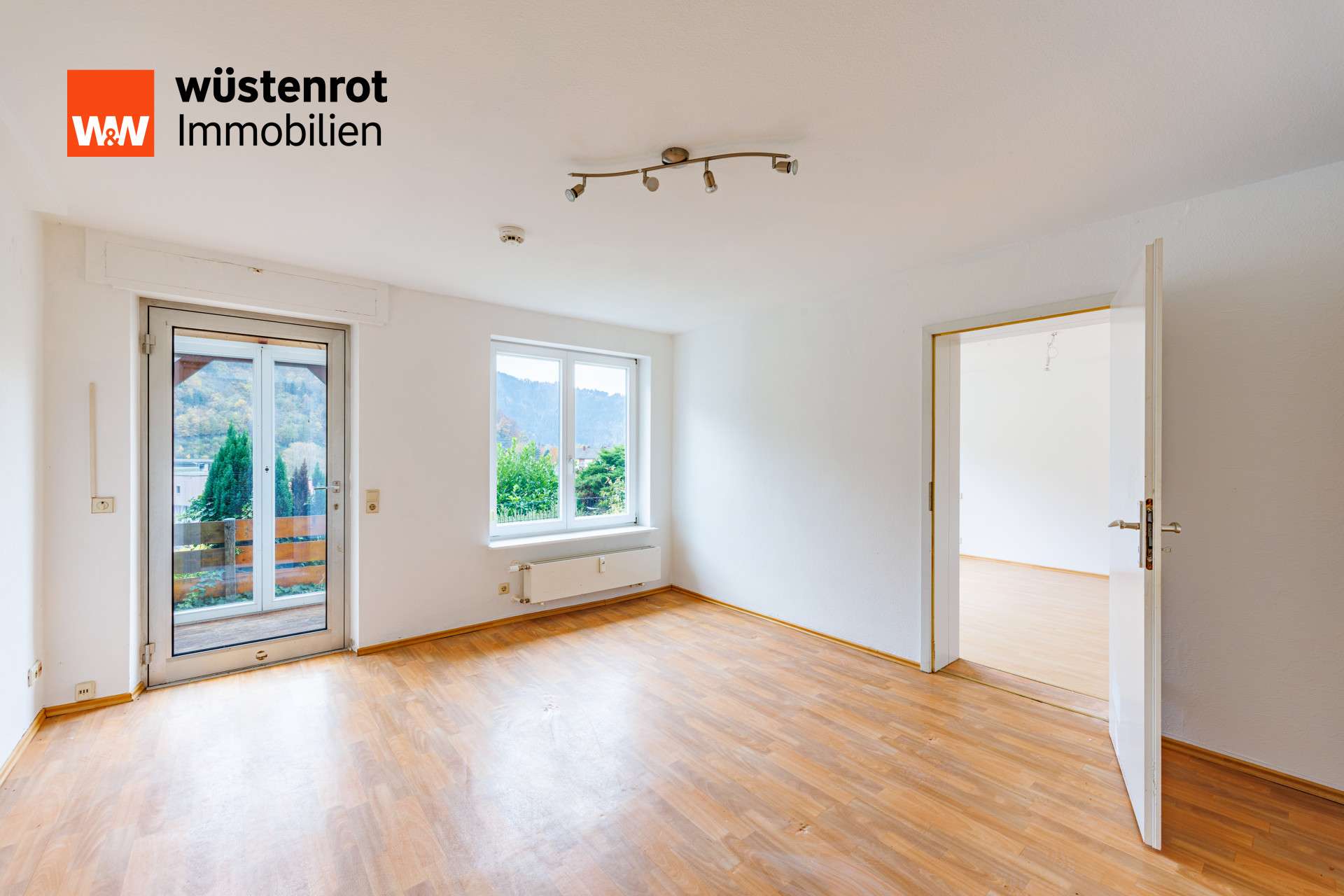 Immobilie in Oberwolfach - **Vielseitiges Zuhause in Hanglage – Perfekt für Familien und Individualisten** - Bild 2