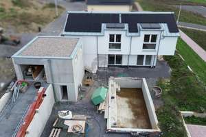 EXKLUSIVER WOHNTRAUM MIT POOL – Die vollständige Adresse der Immobilie erhältst du vom Anbieter., 97277 Neubrunn – Vorschaubild 3