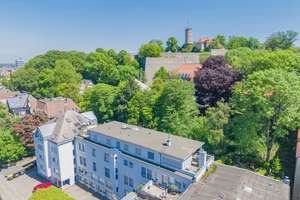 Penthouse in Bestlage mit unverbaubarem Blick auf die Sparrenburg! – Die vollständige Adresse der Immobilie erhältst du vom Anbieter., 33602 Mitte, Bielefeld – Vorschaubild 2