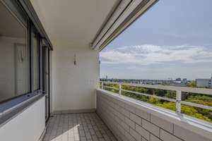 Ganz oben wohnen: Bezugsfreie 3-Zi-Eckwohnung mit Westloggia, Tageslichtbad und Weitblick – Die vollständige Adresse der Immobilie erhältst du vom Anbieter., 80935 Lerchenau-Ost, München – Vorschaubild 5