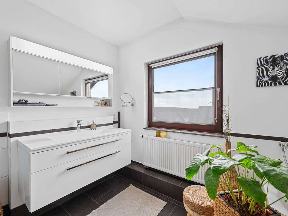 Modernes Tageslichtbad