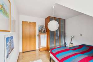::: Feine freie Dachgeschoss-Whg. mit Flair, Balkon, Bad mit Tageslicht und in ruhiger Lage ::: – 70186 Gaisburg, Stuttgart – Vorschaubild 9