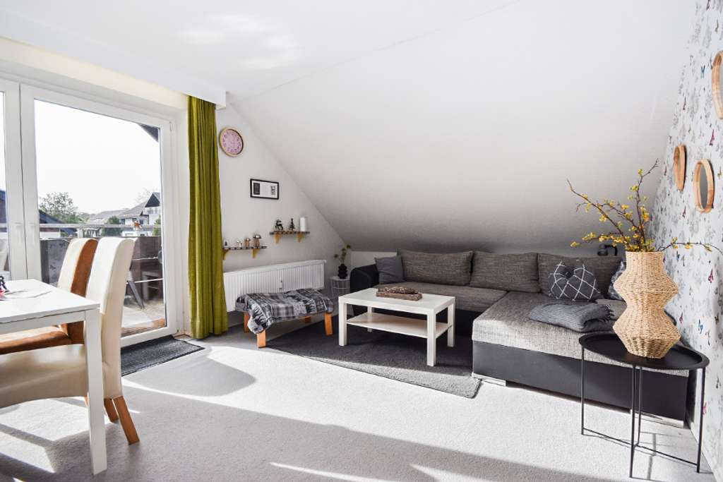 Immobilie in Braunlage - Sonnige 2-Zimmer-Dachgeschosswohnung mit Balkon in idyllischer Lage... - Bild 0