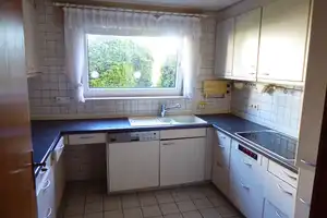 2-Familienhaus (8 Zimmer) mit PV-Anlage, Klimaanlage, 3 Einzelgaragen, gr. Garten für 749.000,-- € – Ludwigsburg (Kreis) – Vorschaubild 5