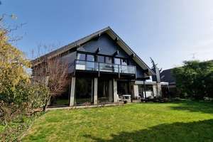 Isernhagen-Altwarmbüchen: Einfamilienhaus mit Garten, Garage und Carport – Die vollständige Adresse der Immobilie erhältst du vom Anbieter., 30916 Isernhagen – Vorschaubild 1