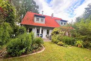 Attraktive Doppelhaushälfte in ruhiger, eingewachsener Lage – Loheweg 5d / 5e, 91056 Dechsendorf Ost, Erlangen – Vorschaubild 1