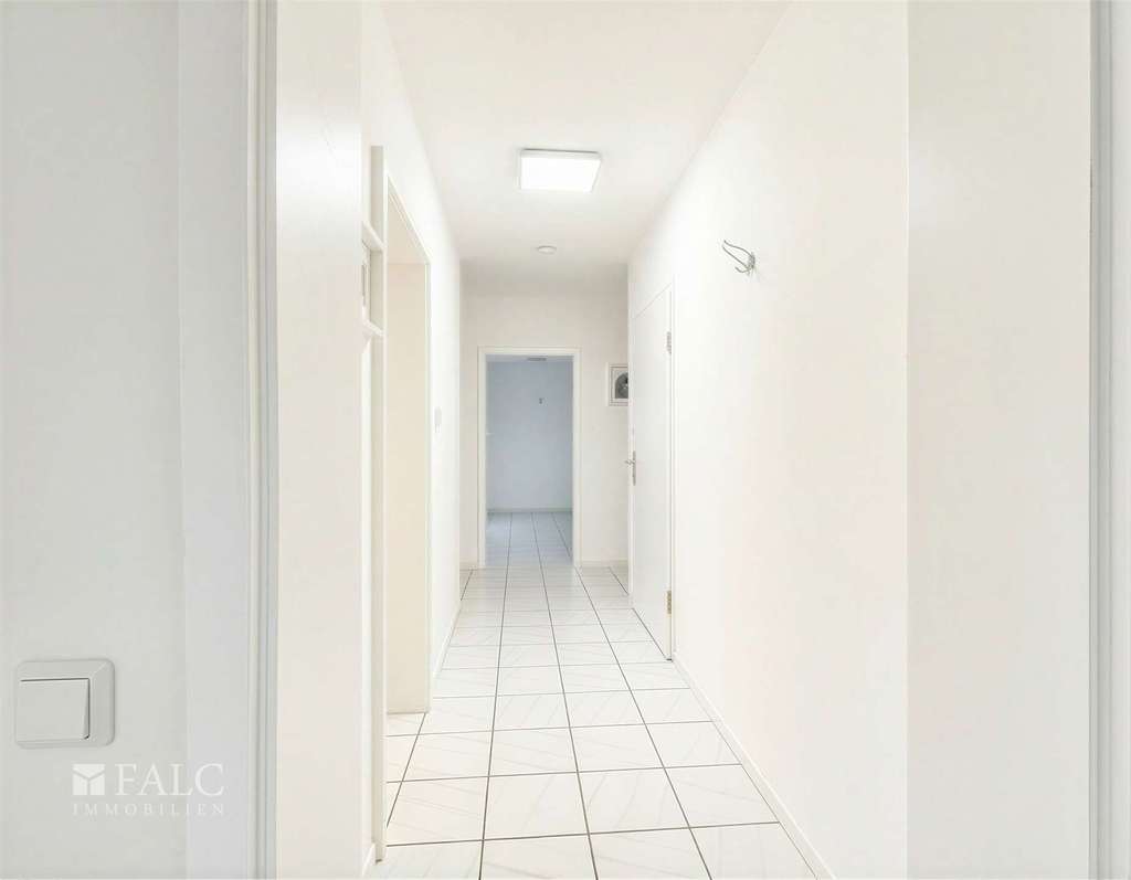 Immobilie in Ruppichteroth - Wohnen auf einer Ebene – 143 m² modernisiert mit Balkon & Garage - Bild 1