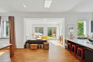 Exklusives Familiendomizil: Zeitlose Villa mit Waldblick