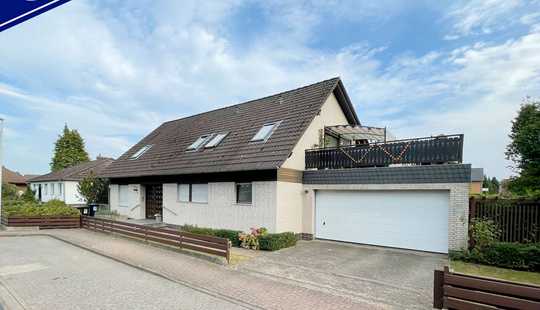 Bild von Flexibles Wohnen in bester Lage – Zweifamilienhaus in Lehrte mit großem Garten & Dachterrasse