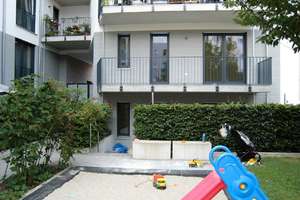 Kindertraum-Edle 4-Zi.- Maisonette mit privatem Spielplatz vor der Terrasse