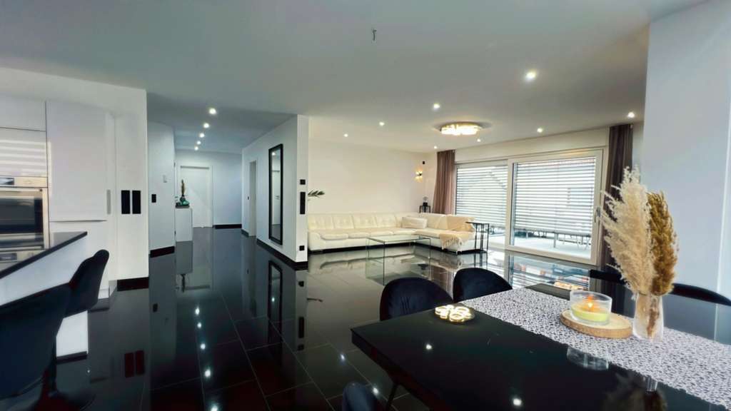 Immobilie in Forst - Gehobene 4 Zimmer Wohnung mit Balkon, Einbauküche und zwei Stellplätze  - Bild 0