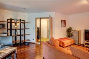 Möbliert: Ruhige Wohnung mit Blick in den begrünten Innenhof – Die vollständige Adresse der Immobilie erhältst du vom Anbieter., 80804 Münchner Freiheit, München – Vorschaubild 2